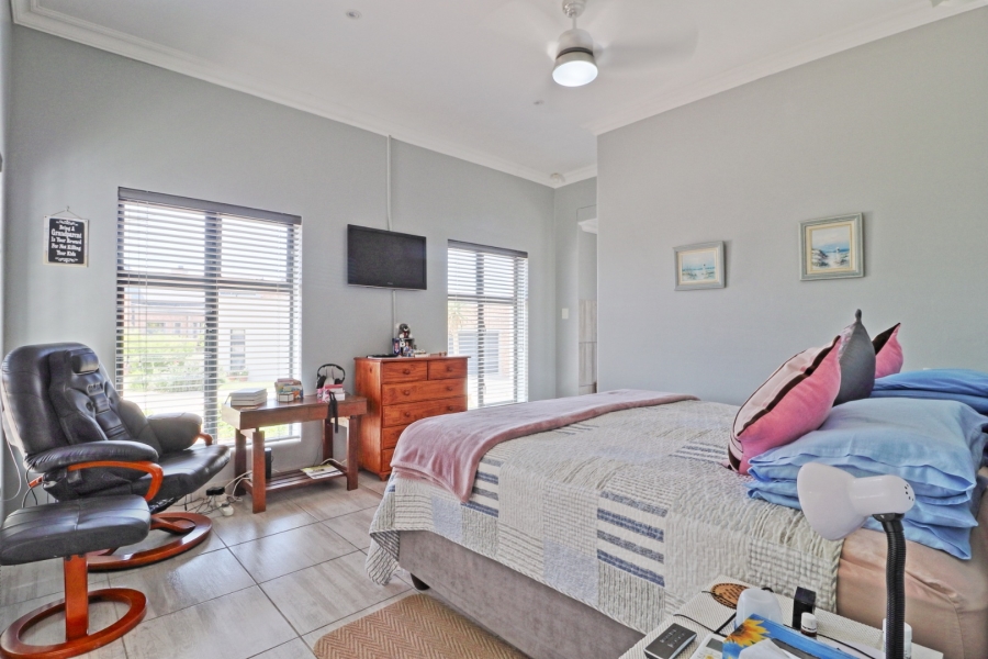 3 Bedroom Property for Sale in Hartenbos Central Western Cape